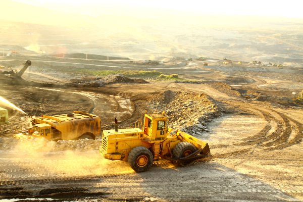 Distence remote monitoring of heavy machinery